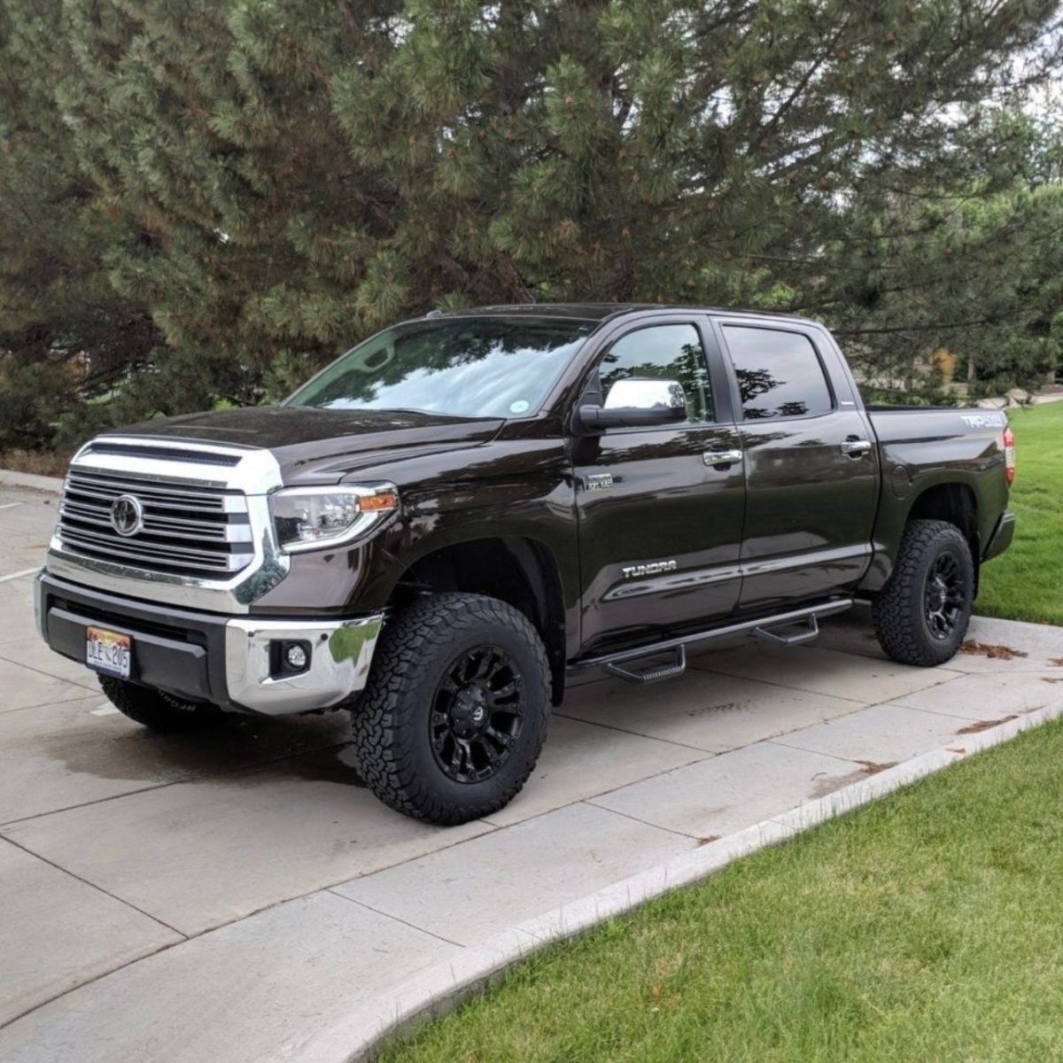 Detailed lifted truck